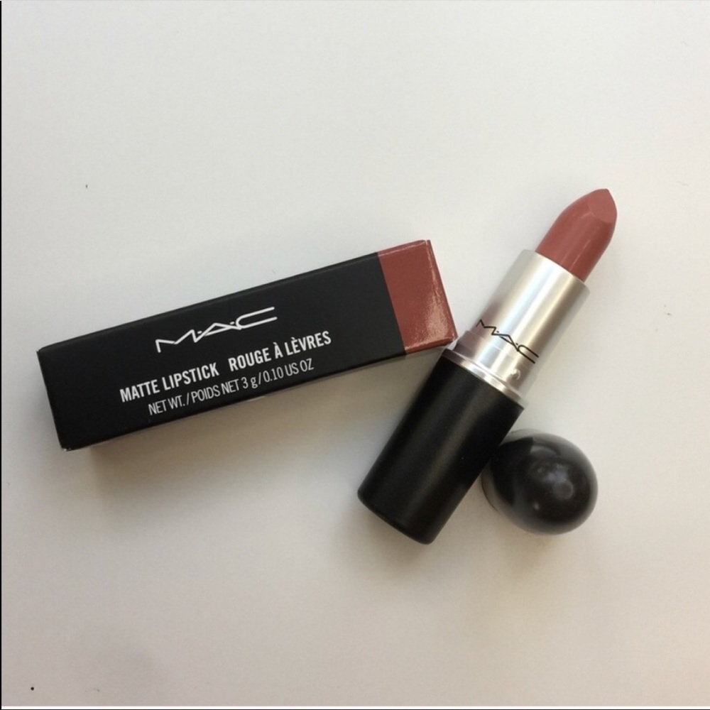 NWOT Mac Velvet Teddy Lipstick